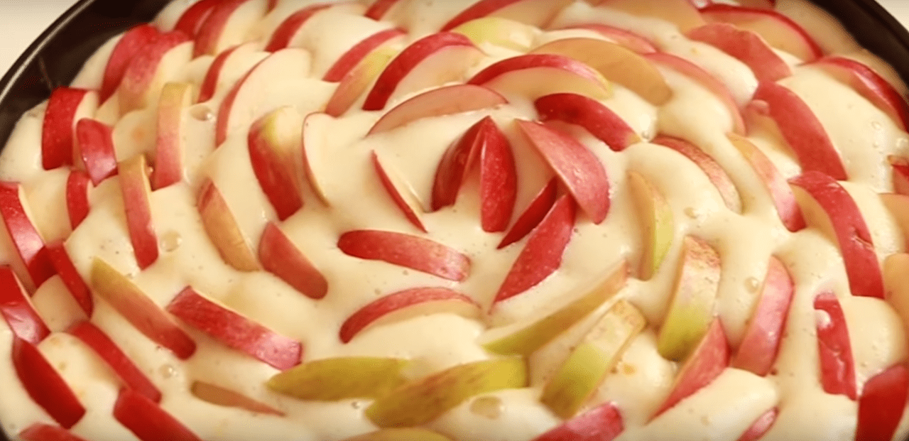 Пышная шарлотка с яблоками в духовке: 6 самых вкусных рецептов | img 59b9479de6155