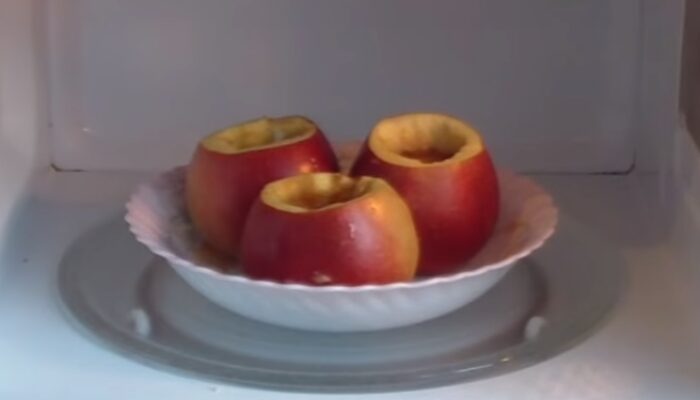 Запеченные яблоки в микроволновке. Польза, рецепты, как приготовить с медом, сахаром, творогом