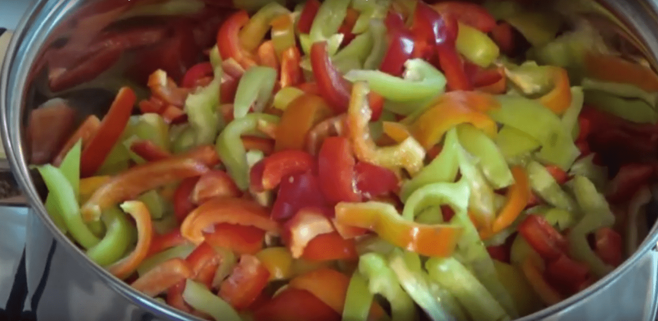 Лечо из болгарского перца на зиму - пальчики оближешь. Простые рецепты с томатной пастой | img 59a84ade12d15
