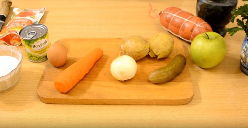 Оливье с колбасой и огурцом: классические рецепты салата на Новый год | img 5a0ef1bc0a3d7