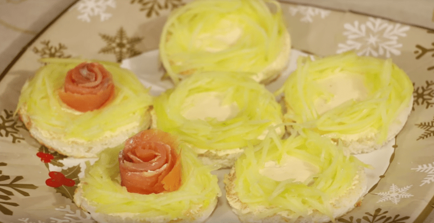 Бутерброды на праздничный стол с рыбой и икрой: очень вкусные и простые новогодние рецепты | img 5a340559e9b3b