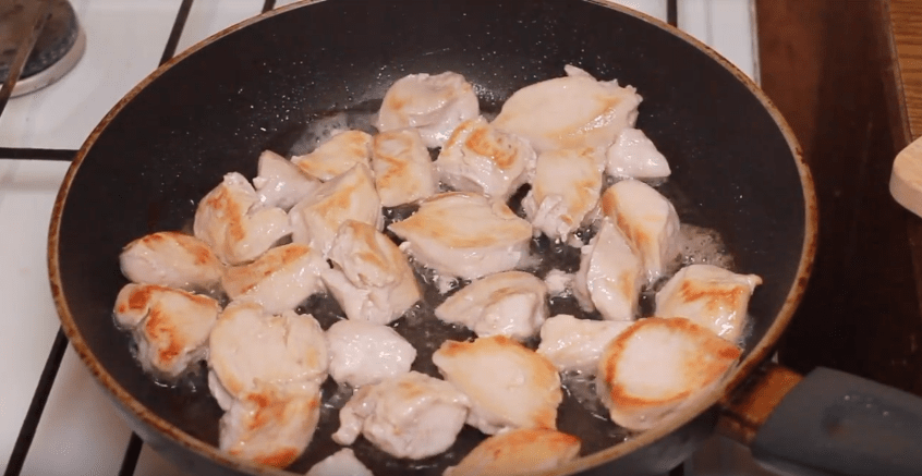 Куриная грудка на сковороде: Топ-10 рецептов нежного и сочного куриного филе | img 5a44d79a41e8c