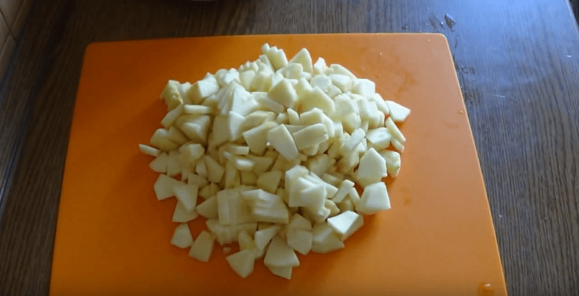 Шарлотка на кефире - рецепты пышной шарлотки с яблоками и не только | img 5a7029e5e86be