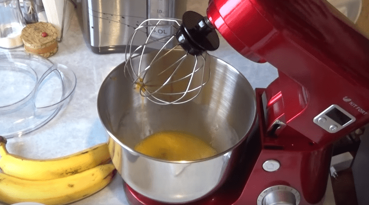 Шарлотка с бананом - 6 проверенных рецептов обалденного бананового пирога | img 5a7451889255c