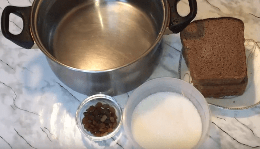 Домашний квас из ржаного хлеба без дрожжей с изюмом рецепт с фото пошагово