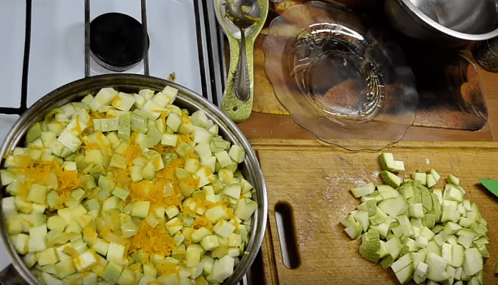 Тушеные кабачки с овощами - как тушить кабачки на сковороде и в кастрюле