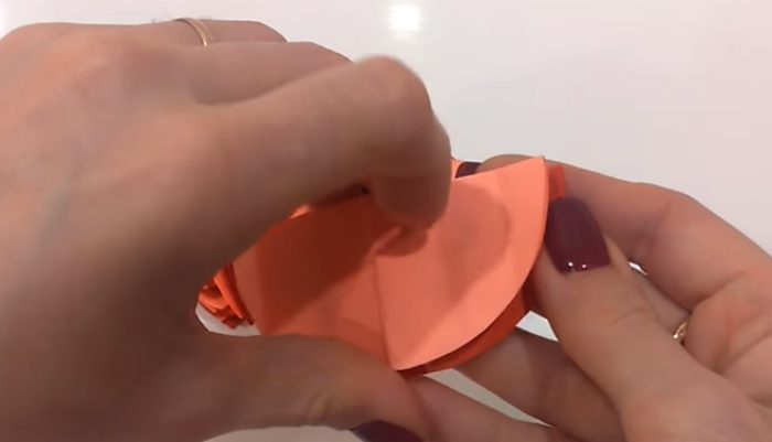Как сделать бумажную елку своими руками из крафт-бумаги?