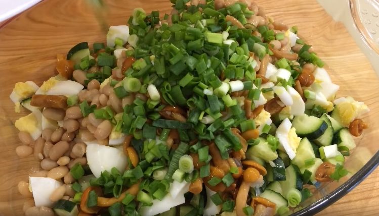 Рецепты праздничных салатов на скорую руку: простые салаты из недорогих продуктов | yndtyndtndtyndt e1542007661519