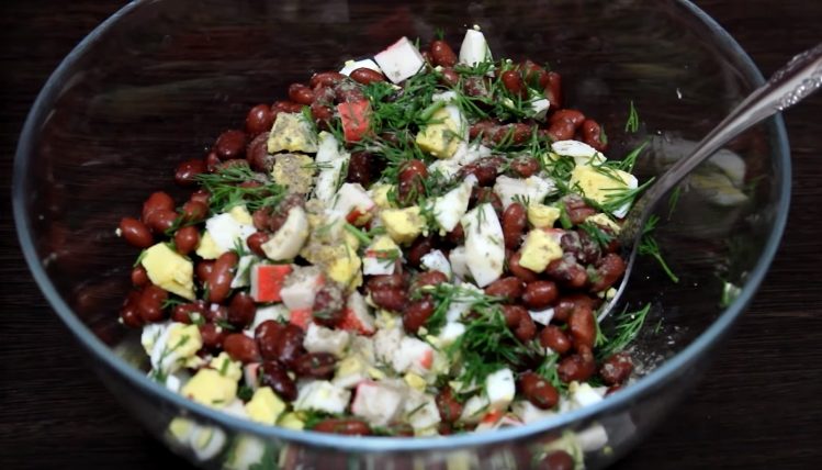 Рецепты праздничных салатов на скорую руку: простые салаты из недорогих продуктов | yndytndtyndytn e1542007003900