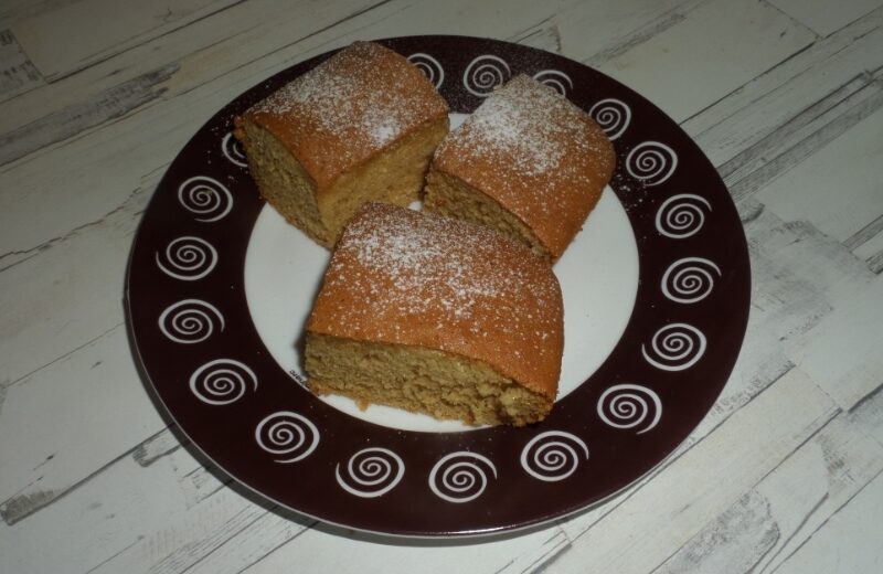 Бисквитный пирог с медом: простой рецепт пышного пирога | biskvitniy pirog kusochki e1548577898847
