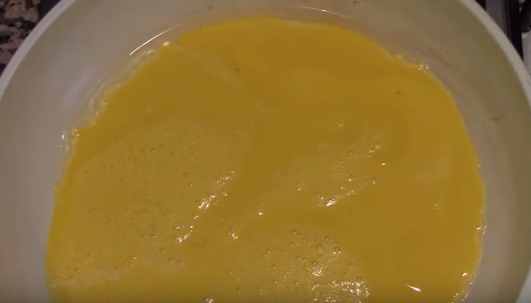 Омлет с молоком и яйцом на сковороде - 6 рецептов пышного омлета | srsthsrh64gfx