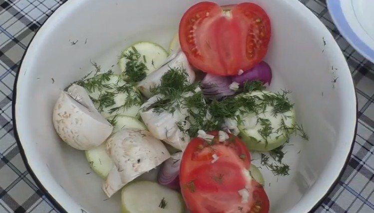 Овощи гриль на мангале - 5 рецептов вкусных маринадов для овощного шашлыка | ynsrn4jgfj64