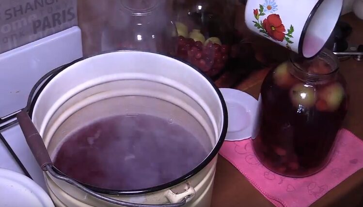Компот из вишни на зиму: 7 рецептов вишневого компота на 3 литровую банку | sbsrb35hhdfd e1558637557781