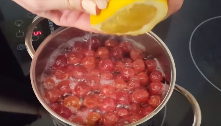 Варенье из вишни с косточками на зиму: 6 простых рецептов с целыми ягодами | taneate536jdjhc e1558887787380
