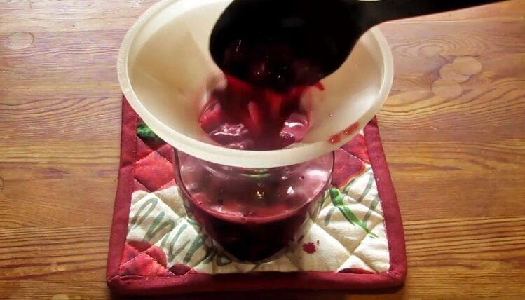 Варенье из вишни с косточками на зиму: 6 простых рецептов с целыми ягодами | ynstrnstn53gfx e1558878239969