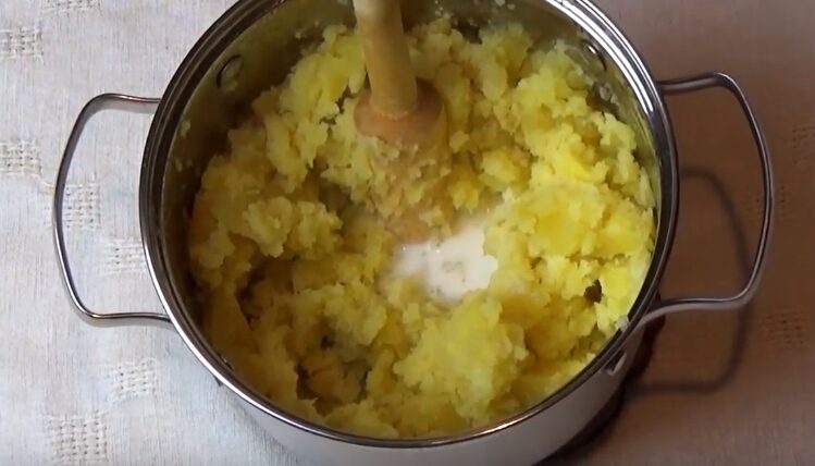 Котлеты из картофельного пюре - 6 рецептов пышных картофельных котлет | delaempure e1571574578951