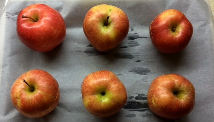 Яблоки, запеченные в духовке - как запечь их целиком, чтобы они были сочные | nrysn35hngn46ngg e1570298152260