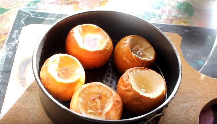 Яблоки, запеченные в духовке - как запечь их целиком, чтобы они были сочные | ynsyrnrs46gfxn e1570382463588