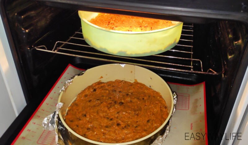 Замешивание теста и запекание коржей для домашнего морковного торта рис 2
