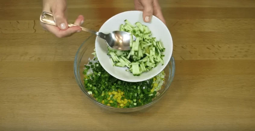Салат с крабовыми палочками - очень вкусные и простые рецепты | img 5a069b7f6ea95