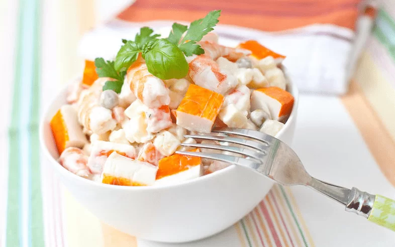 Салат с креветками - очень вкусные и легкие рецепты | krabovye palochki