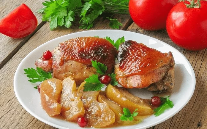 Куриные бедра в духовке - 10 рецептов бедрышек с хрустящей корочкой | bedra
