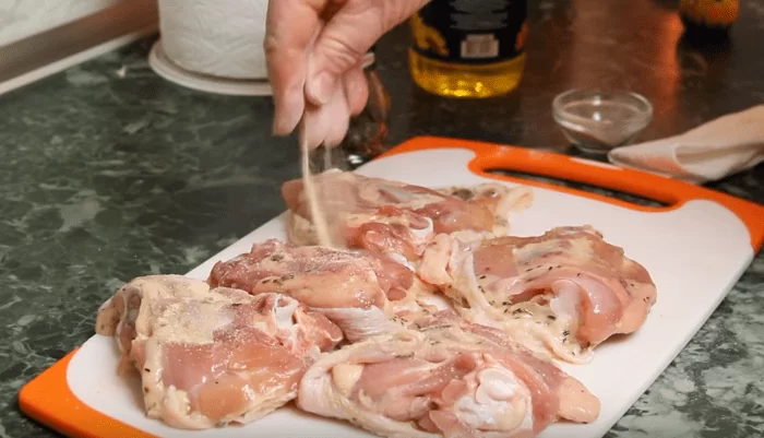 Куриные бедра на сковороде: как правильно и вкусно пожарить бедрышки | img 5aed8d27f2a91