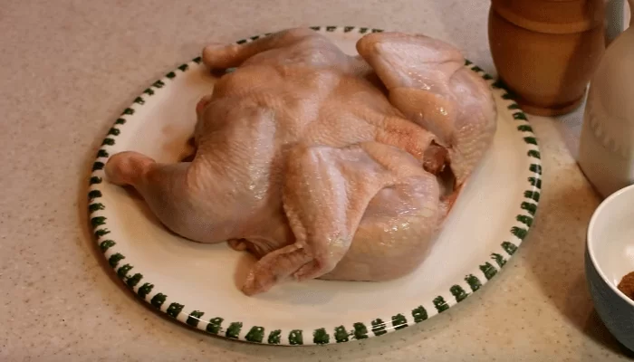 Курица в духовке - простые рецепты запекания птицы целиком | img 5af423f94a11f