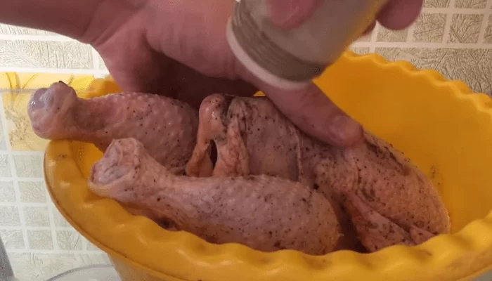Курица в духовке - простые рецепты запекания птицы целиком | img 5af429a86109b