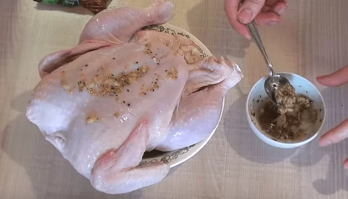 Фаршированная курица в духовке: рецепты приготовления тушки целиком | img 5af80b38efd69