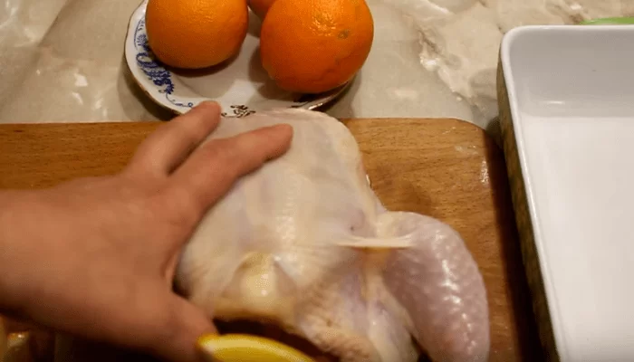Фаршированная курица в духовке: рецепты приготовления тушки целиком | img 5af86b04ea564