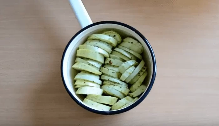 Тушеные кабачки с овощами - как тушить кабачки на сковороде и в кастрюле | img 5b461695f0ee2