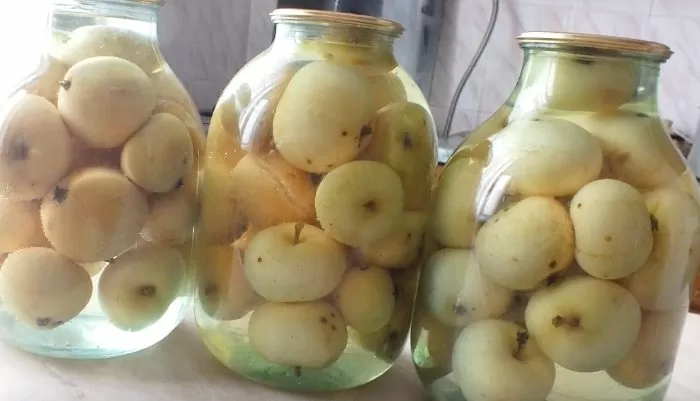 Компот из яблок на зиму - рецепты на 3 литровую банку без стерилизации | dbeaniurye e1533839780208