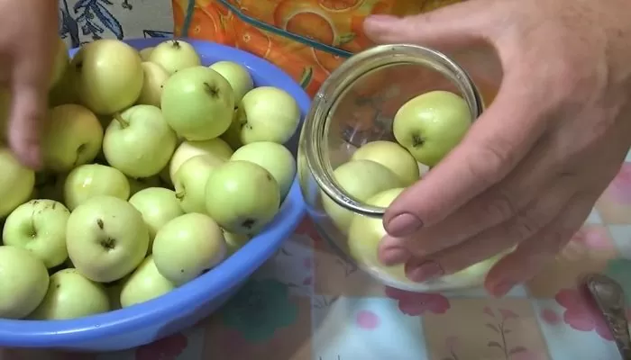 Моченые яблоки в банках - рецепты приготовления в домашних условиях | sdgetyuio e1534437867932