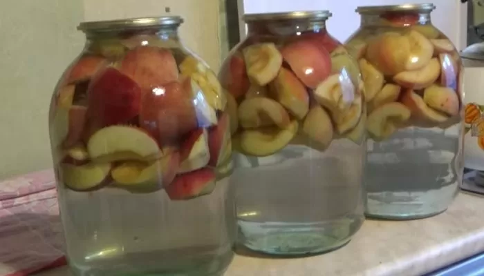 Компот из яблок на зиму - рецепты на 3 литровую банку без стерилизации | sfdhtjdjytdyys e1533838542844