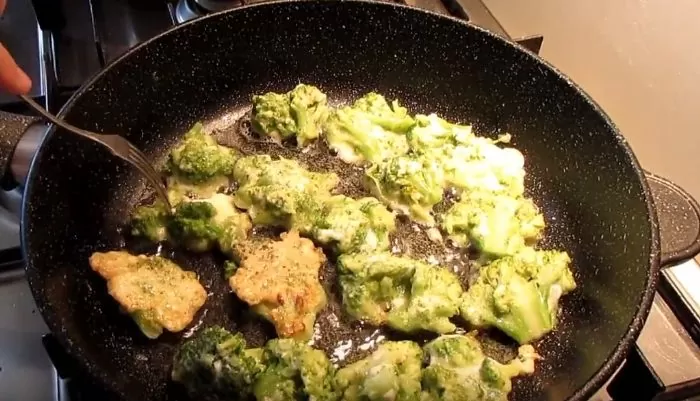 Как приготовить капусту брокколи быстро и вкусно на сковороде | tebdfb ygmf 775 e1536844366867