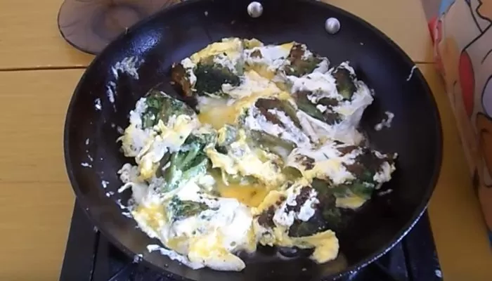 Как приготовить капусту брокколи быстро и вкусно на сковороде | uryteee et 66 e1536838132480
