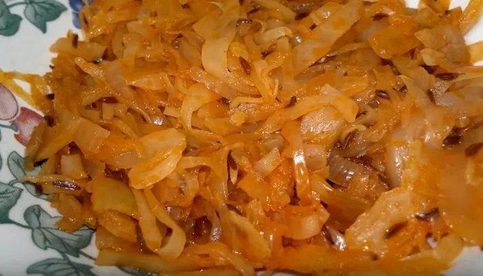 Тушеная капуста на сковороде: 12 рецептов как потушить капусту вкусно и правильно | utumdtm mgd 9 e1537441411565