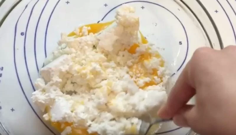 Как приготовить сырники из творога на сковороде быстро и вкусно | yrnetn dbfbd 740