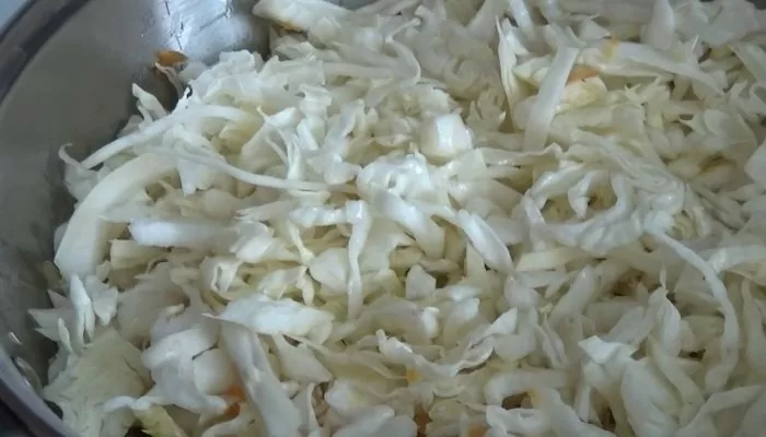 Тушеная капуста на сковороде: 12 рецептов как потушить капусту вкусно и правильно | yrsn dtmy 7d e1537443309572
