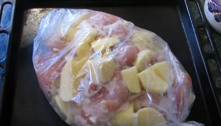 Курица с картошкой в духовке - 8 самых вкусных рецептов запекания | msrym64xn mhx e1576256215503