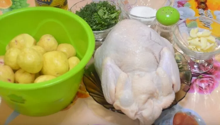 Курица в духовке запеченная целиком: 10 рецептов запекания курицы с хрустящей корочкой | mutsmry46mhc mhc e1576071811490