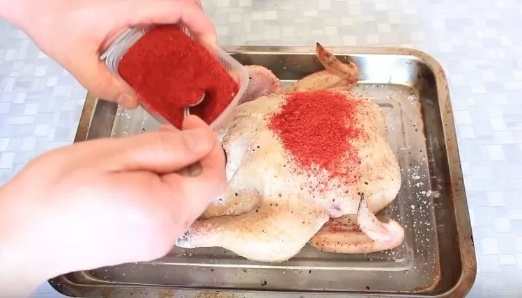Курица в духовке запеченная целиком: 10 рецептов запекания курицы с хрустящей корочкой | nsyrn64 mnxgxn e1576064601696
