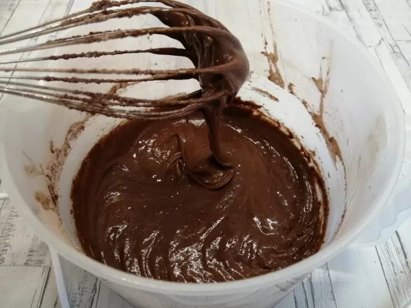 Шоколадные кексы (маффины) в силиконовых формочках в духовке | vzbivaem